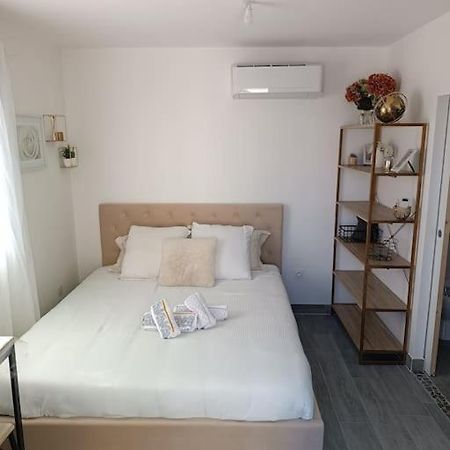 Charmant Studio Avec Piscine Villemoustaussou Dış mekan fotoğraf