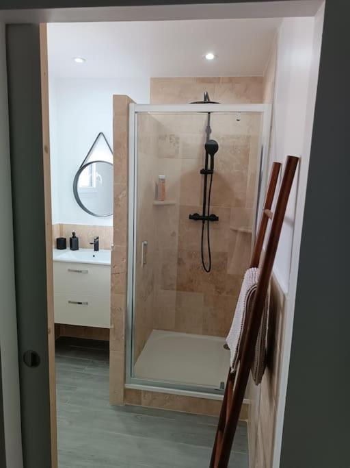 Charmant Studio Avec Piscine Villemoustaussou Dış mekan fotoğraf